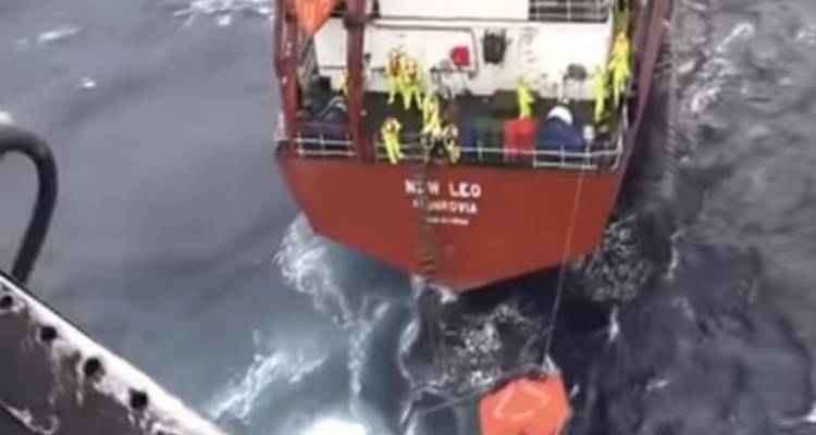 Super Puma από τη Λήμνο στη διάσωση ναυτικών από ακυβέρνητο πλοίο στη Σκύρο (video)
