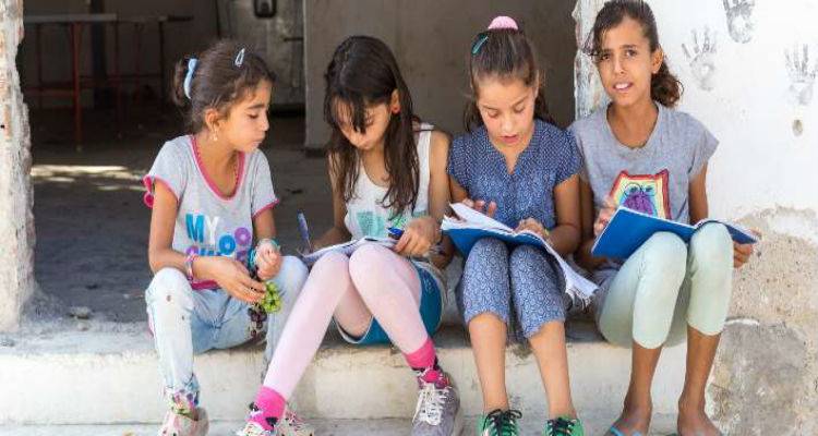 Μπαίνουν στα σχολεία 18.000 προσφυγόπουλα | Προσλήψεις εκπαιδευτικών