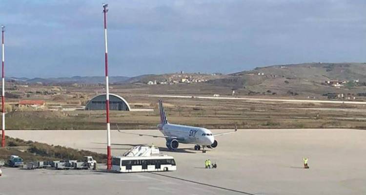 Λήμνος: Το πρώτο Airbus A320neo της Sky Εxpress προσγειώθηκε στο αεροδρόμιο «Ήφαιστος» (photos)