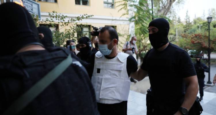 Γιάφκα στο Κουκάκι: Πώς έφτασε η Αντιτρομοκρατική στα ίχνη των τριών συλληφθέντων