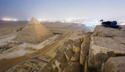 Ανέβηκαν για πλάκα στις πυραμίδες της Γκίζας και τράβηξαν σπάνιες φωτογραφίες