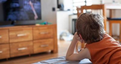 Έρευνα: Τα παιδιά προσχολικής ηλικίας έχουν μειωμένη σωματική δραστηριότητα και αυξημένο χρόνο μπροστά στις οθόνες