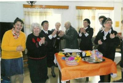 Οι εθελόντριες του Ερυθρού Σταυρού επισκέφθηκαν το Γηροκομείο και το 1ο νηπιαγωγείο Μύρινας (photos)