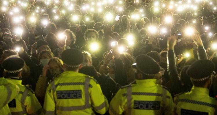 Βρετανία: Αγρυπνία Έβεραρντ | “Η ντροπή της Μητροπολιτικής Αστυνομίας”