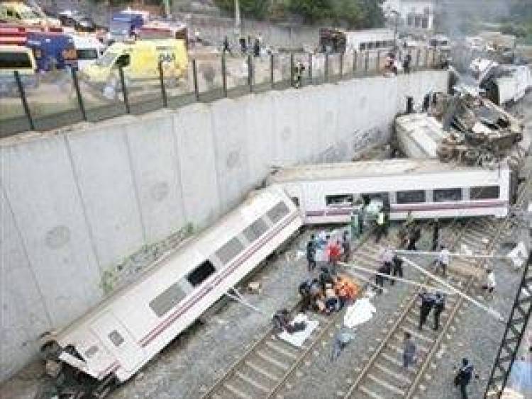 Τραγωδία στην Ισπανία: 77 νεκροί από εκτροχιασμό τρένου